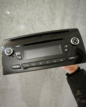 Autoradio Lancia Y 5 porte 2013 con difetto.