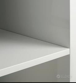 Scaffale con scomparti