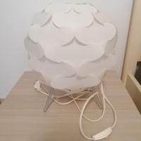 Lampada bianca da tavolo/comodino 