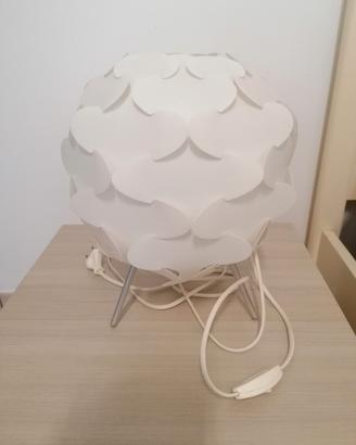 Lampada bianca da tavolo/comodino 