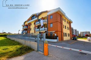 Mansarda con terrazzo e posto auto rif. 2609