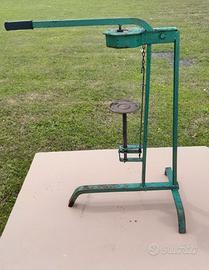 Tappatrice a treppiede vintage - tappi in sughero
