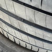 Gomme 225/55 18