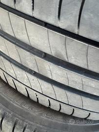 Gomme 225/55 18