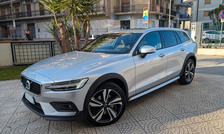 Volvo V60 Cross Country