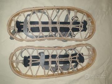 vecchie ciaspole in legno e corda 