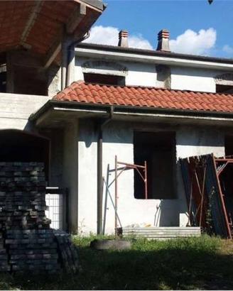 Villa di 370 m² con 5 locali e box auto a Borghett