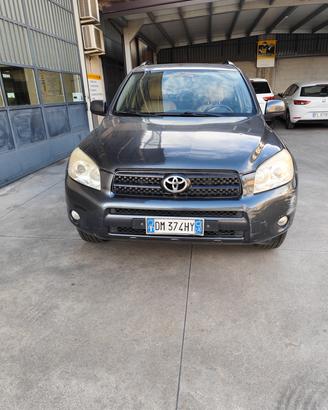 Toyota Rav 4 2.200 D4D 4x4 con bloccaggio diff. 