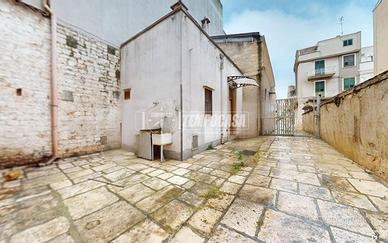 NOVITÀ! Soluzione Indipendente di 6 vani con corti