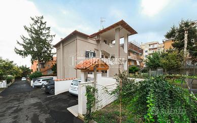 TRILOCALE MANSARDATO CON TERRAZZO E POSTO AUTO