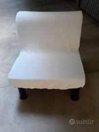 Divano letto singolo con le doghe .