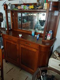 vetrina con specchio