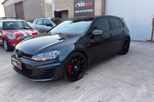 Volkswagen Golf GTI Performance 2.0 TSI 5 porte au