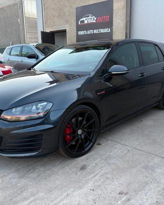 Volkswagen Golf GTI Performance 2.0 TSI 5 porte au