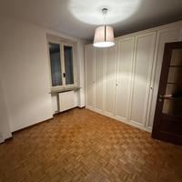 armadio bianco avorio in legno