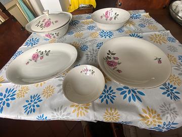 Porcellana, sett: Zuppiera e insalatiera ,