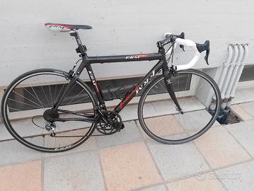 Bici da corsa, marca FRM, modello BRAMA. in carbon