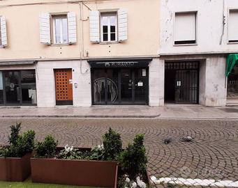 Immobile di 172 m² con 2 locali a Udine