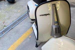 Vespa 50 special anno 82 con libretto originale