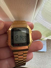 Orologio casio color oro