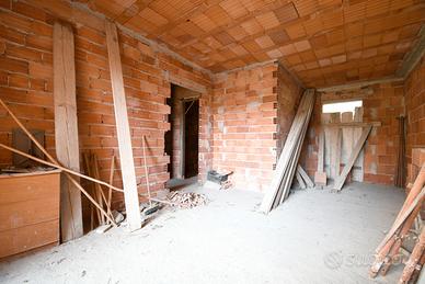 Appartamenti piano terra e primo al grezzo