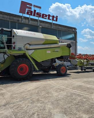 Mietitrebbia autolivellante Claas Tucano 430 Monta