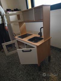 Cucina in legno per bambini