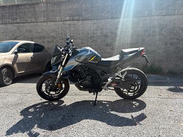 Honda hornet 750