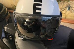 Casco Jet momo design