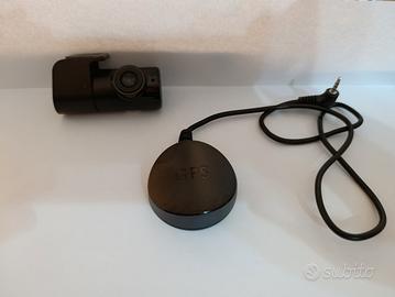 CAM posteriore Thinkware Q200 con
antenna Gps 