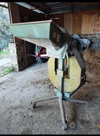 Molino per cereali a cardano