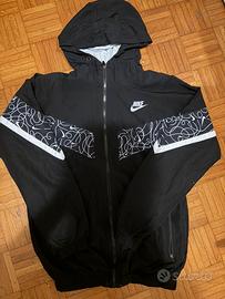 Windrunner Nike nera
