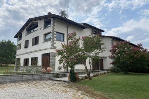 Villa di 264 m² con più di 5 locali a Vicchio