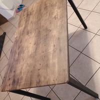 Tavolo in ferro e legno
