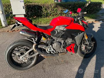Ducati Streetfighter V2