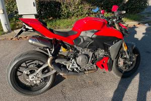 Ducati Streetfighter V2