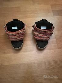 scarpe marroni e beige