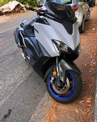 Tmax 560