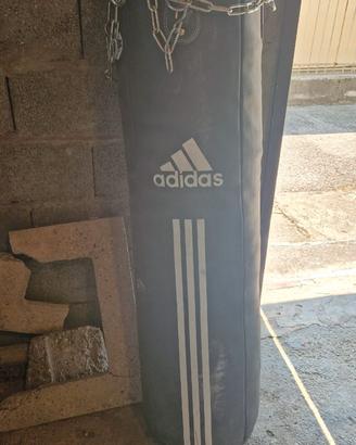 Sacco da boxe.