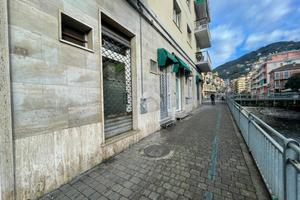NEGOZIO A RAPALLO