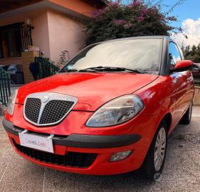 Lancia Ypsilon 1.2 Momo datata ma efficiente