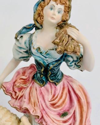 Statua di donna  in porcellana Capodimonte alta 60