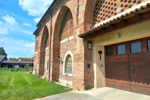 Porzione di cascina neogotica primi del 900