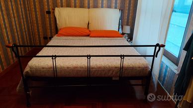 Letto matrimoniale in ferro battuto