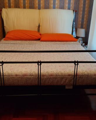 Letto matrimoniale in ferro battuto
