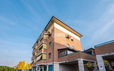 CASTELFRANCO - MEZZALUNA- CON TERRAZZO, GARAGE E P