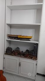 mobile in legno bianco decapato