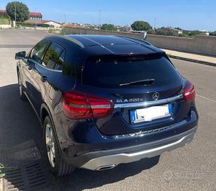 Mercedes benz GLA 200 d