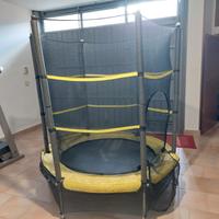 salto molle per bambini.