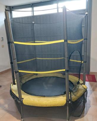 salto molle per bambini.